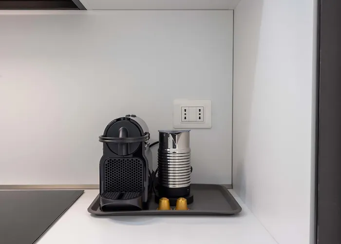 Superior Station * بولونيا